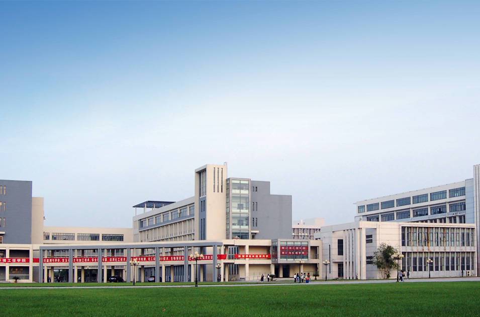 天津職業(yè)大學(xué)教學(xué)樓、圖書館